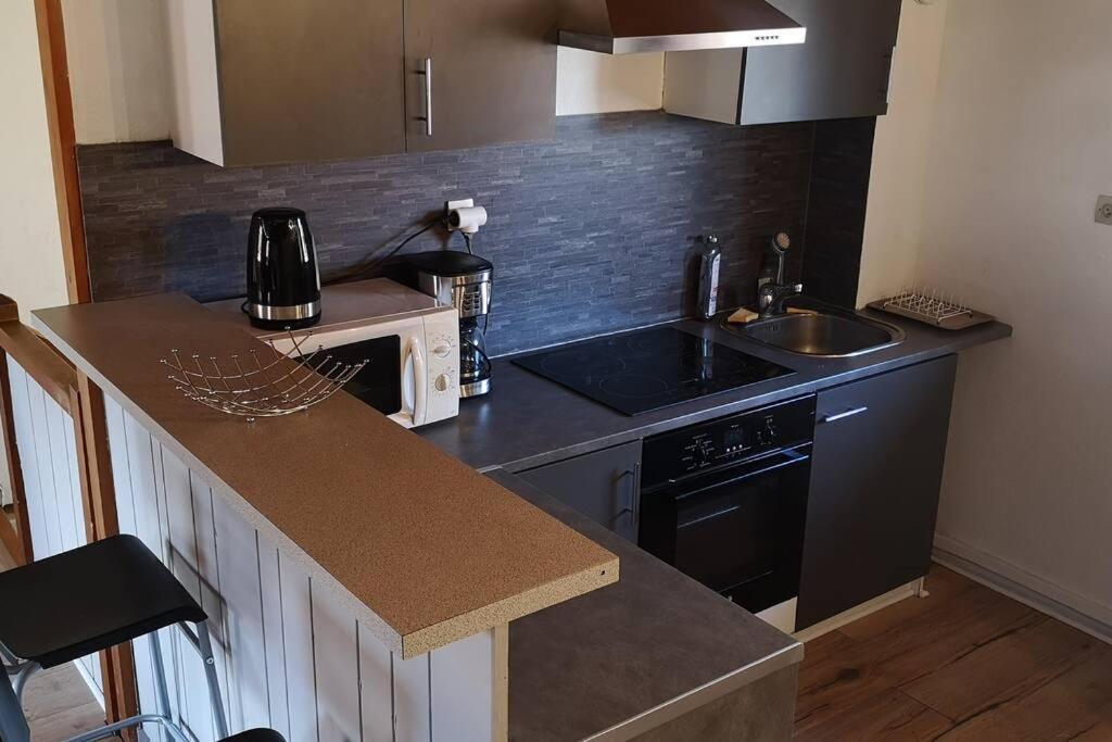 Duplex Au Centre Ville, Dans Cour Interieure Calme 돌 외부 사진