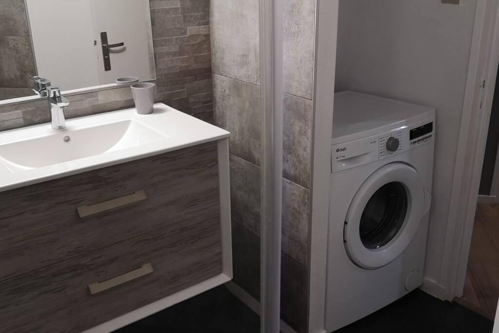 Duplex Au Centre Ville, Dans Cour Interieure Calme 돌 외부 사진